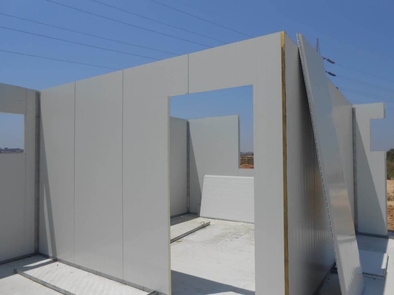 ساندوتش بانل عالي الجودة في ظهران الجنوب للحفاظ على راحة الأماكن الداخلية.